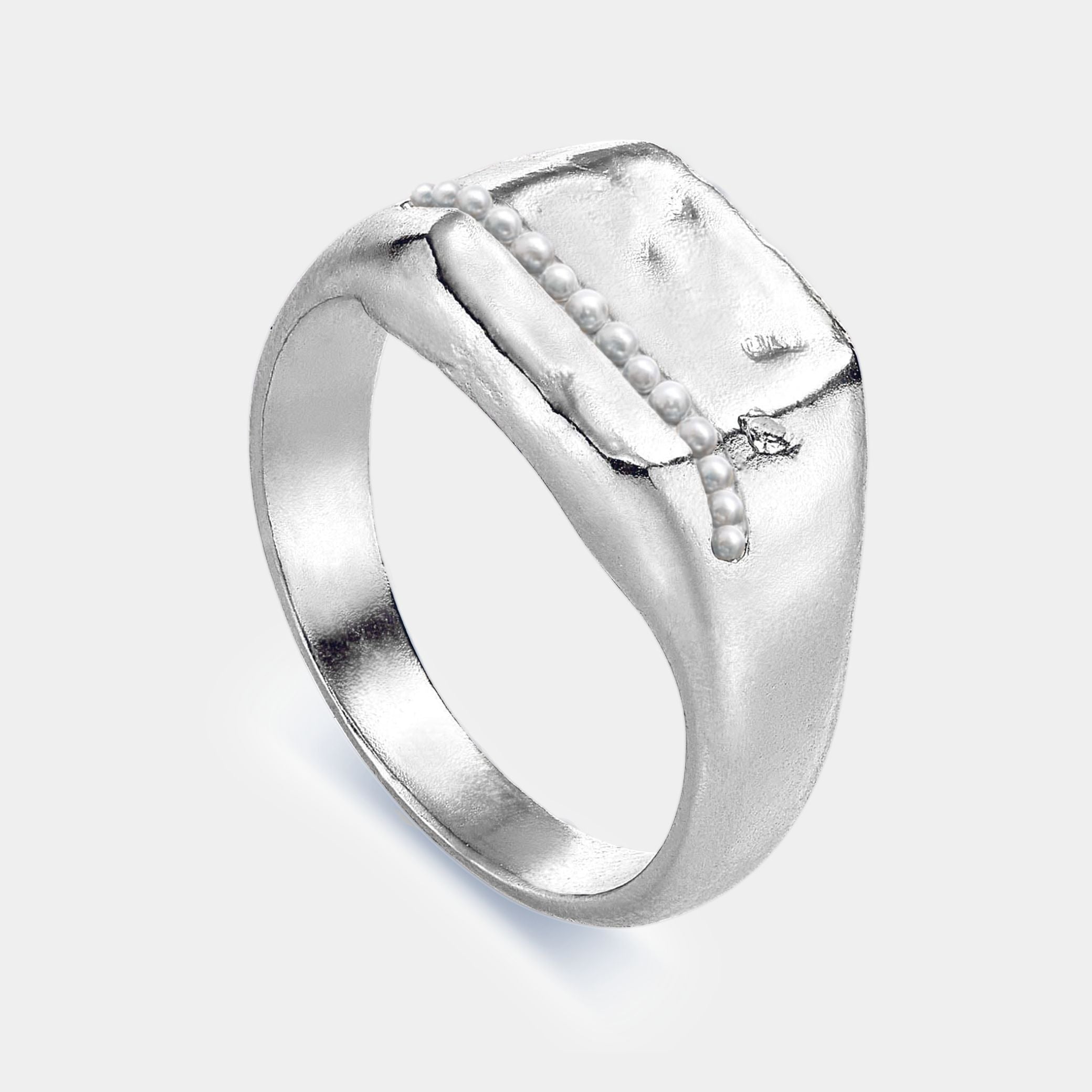 The Pearl Give Rise Signet - Thousand Fibres