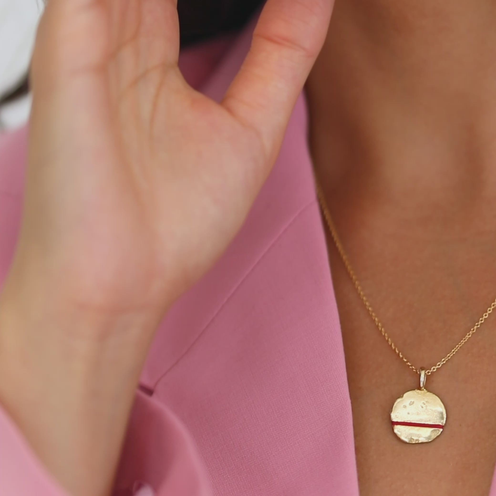 The Midi Full-Circle Necklace - Thousand Fibres - Ruby-Red