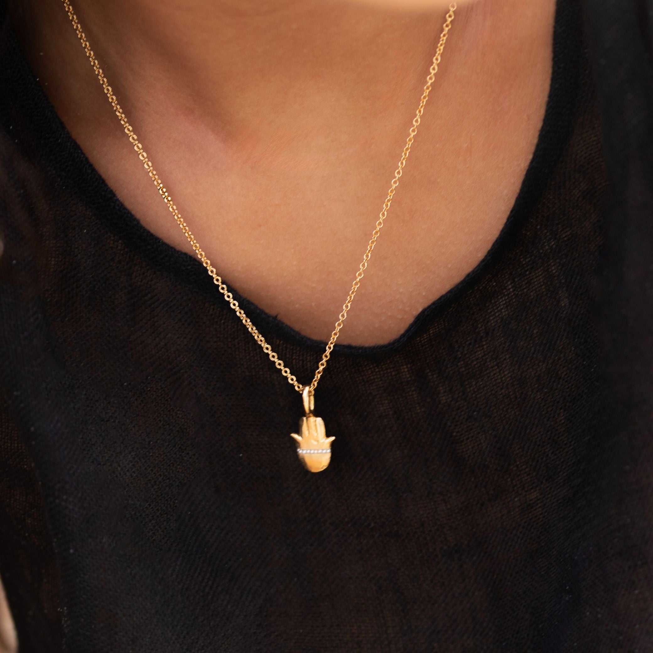 The Pearl Mini Hamsa Necklace - Thousand Fibres